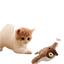 Gatito cazando el pájaro de peluche recargable por USB
